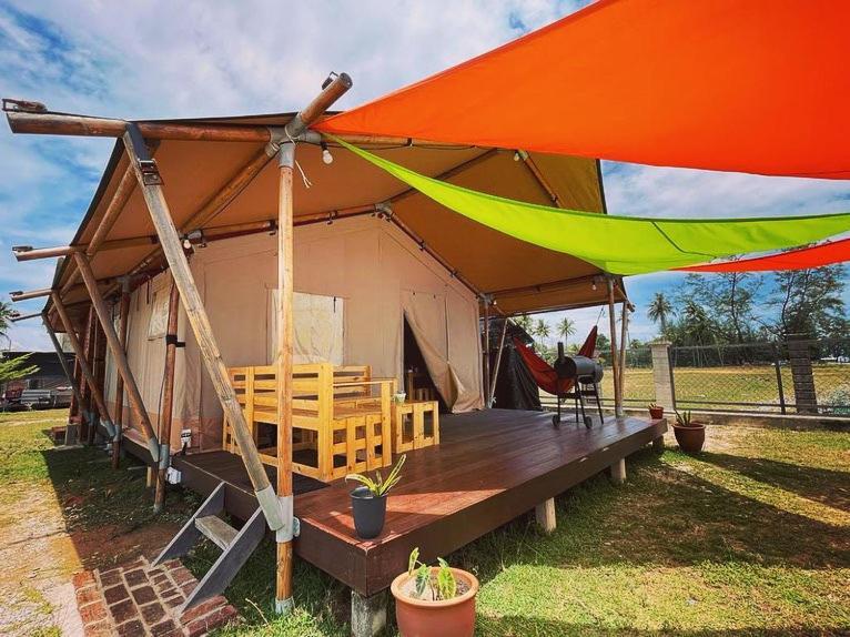 Rembulan Escape - Beachfront Safari Tent Kampung Penarik Esterno foto