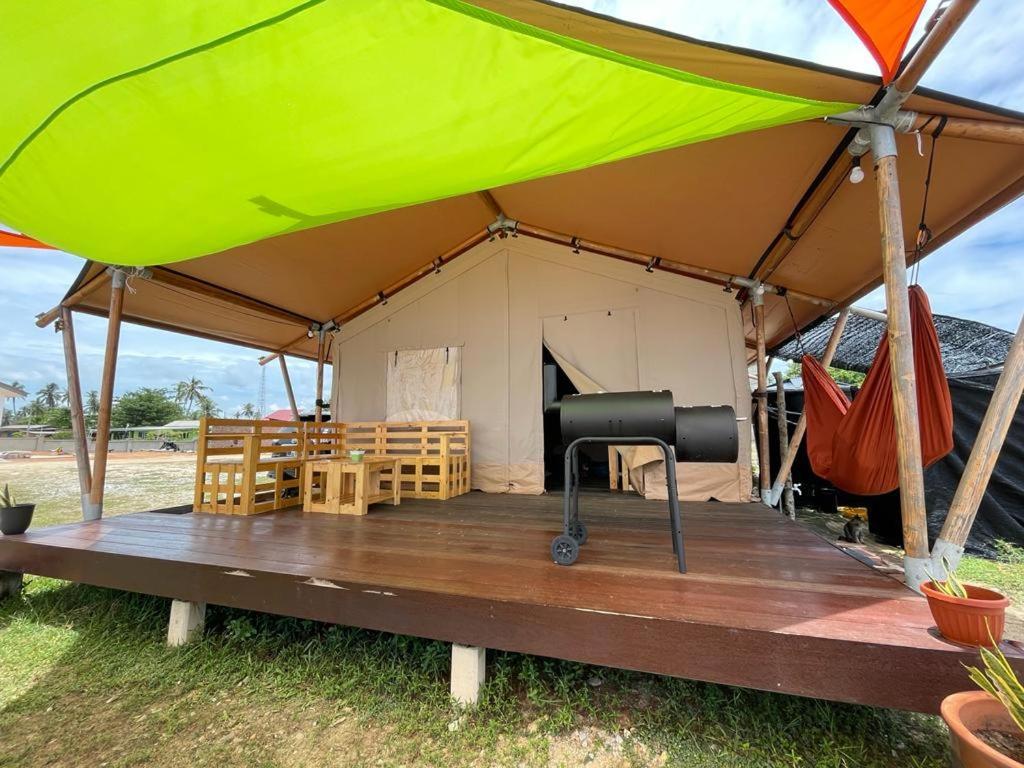 Rembulan Escape - Beachfront Safari Tent Kampung Penarik Esterno foto